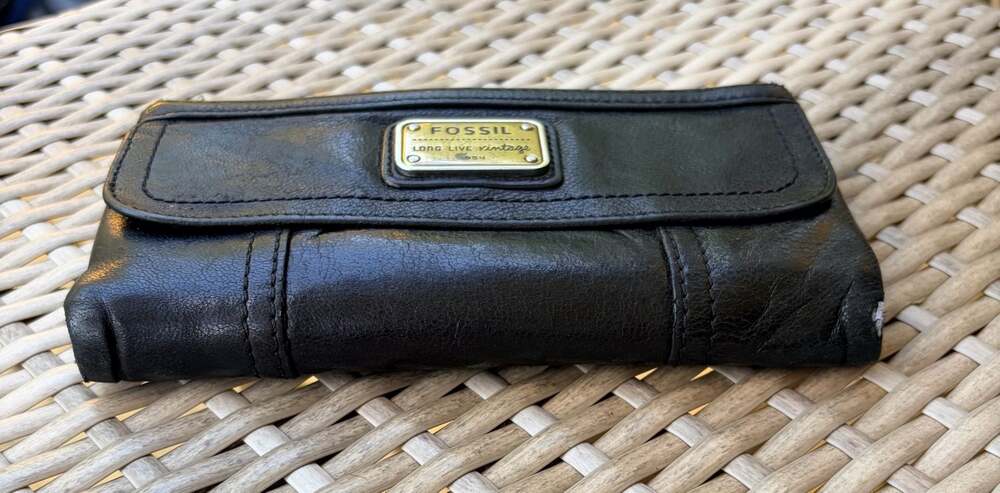 Fossil Long Live Vintage 1954 Black Leather Trifold Clutch Wallet